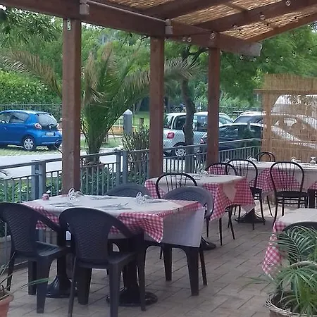 بيت ضيافة La Campagnola Trattoria Con ميسانو ادرياتيكو