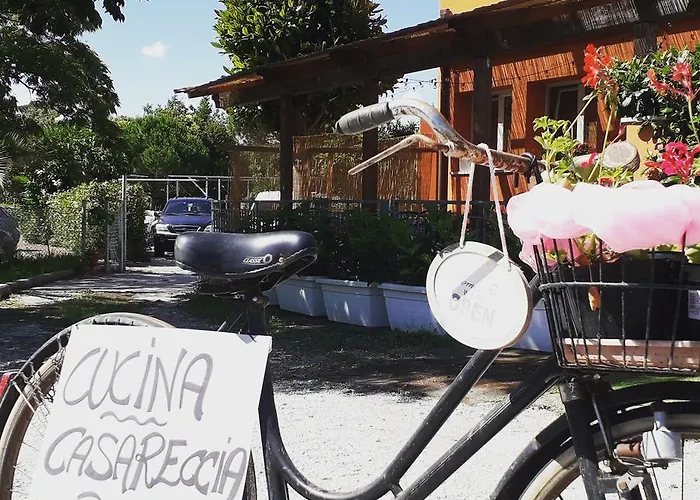 بيت ضيافة La Campagnola Trattoria Con *